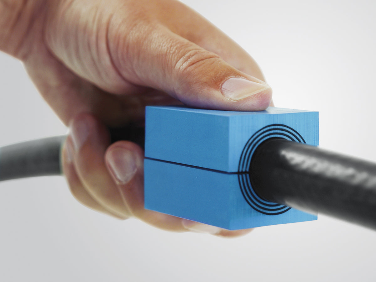 Roxtec sealing modules adapt to cables and pipes of different sizes.